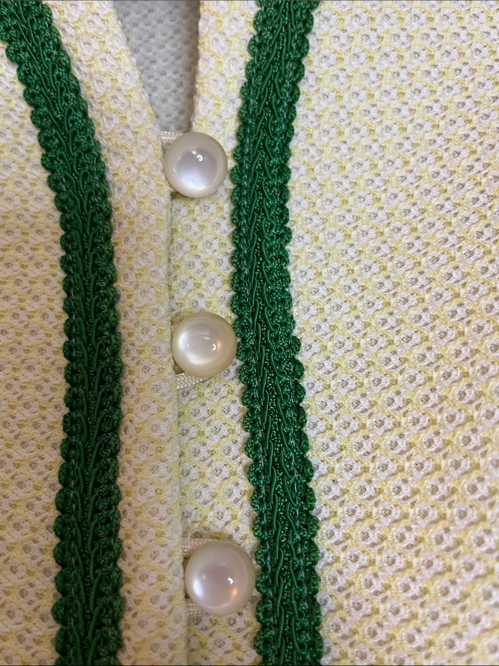 Yellow Sleeveless Shift Dress with Green Trim - Picture 3 of 6